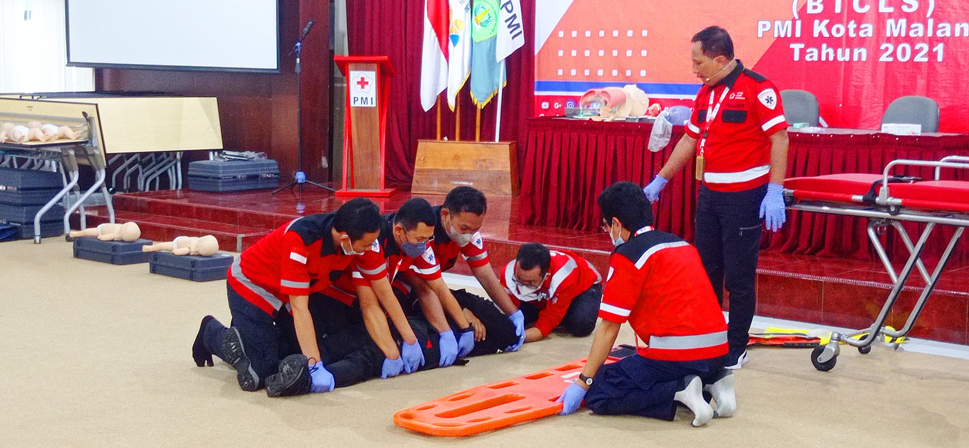 first aid diklat PMI PMR KSR relawan meranti korps Red Cross Indonesia website
